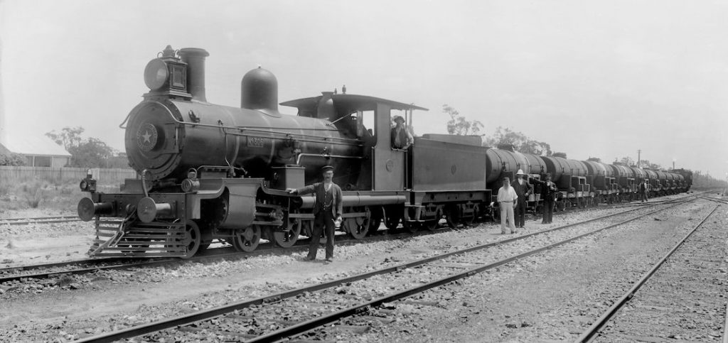 QR B13 steam loco and juice train